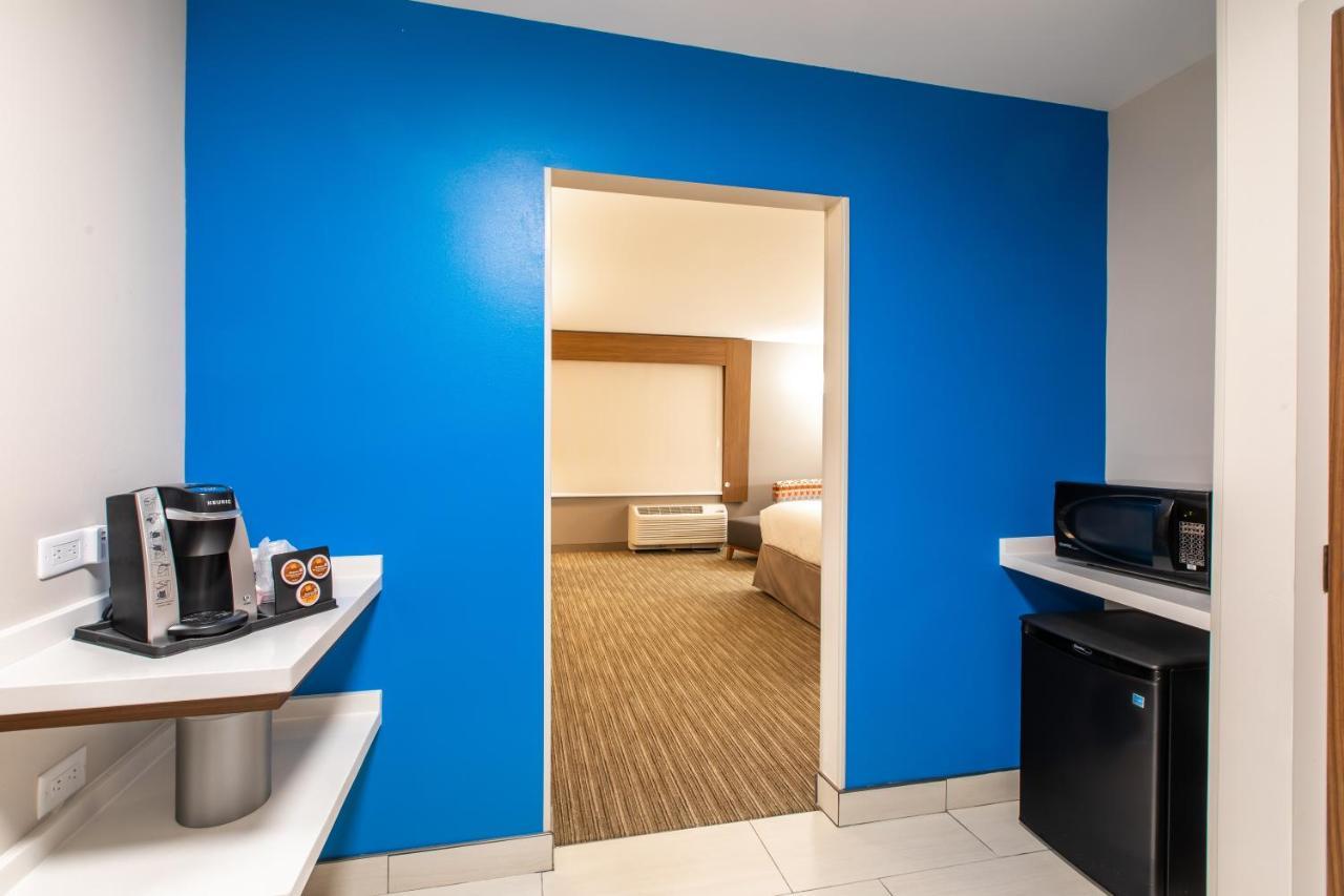 Holiday Inn Express & Suites Greenville S - Piedmont By Ihg מראה חיצוני תמונה
